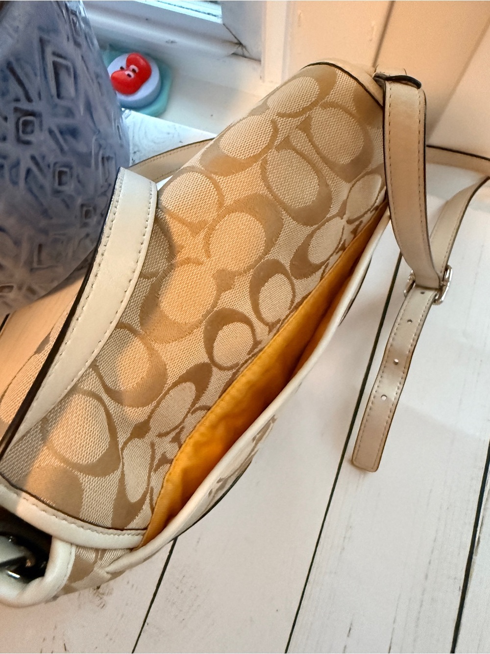 COACH | Hadley Signature Crossbody (2014) #F30601 - Picture 3 of 16